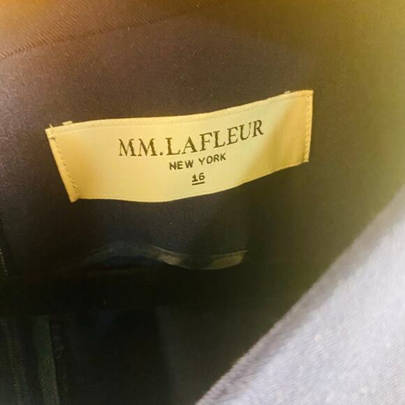 MM. LaFleur Navy Blue V-Neck Sleeveless Aditi Sheath Dress Sz 16 Classic Career - Picture 5 of 8